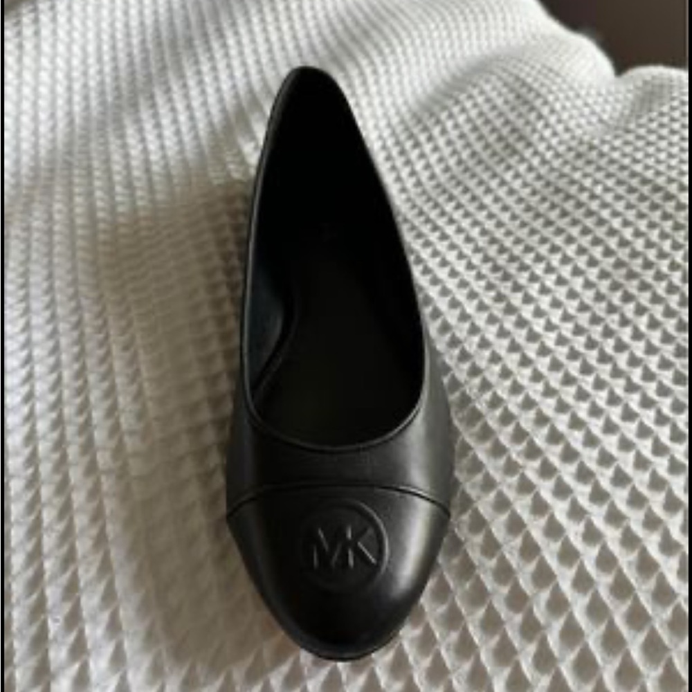 Brand New Michael Kors Flats - Size 8.5